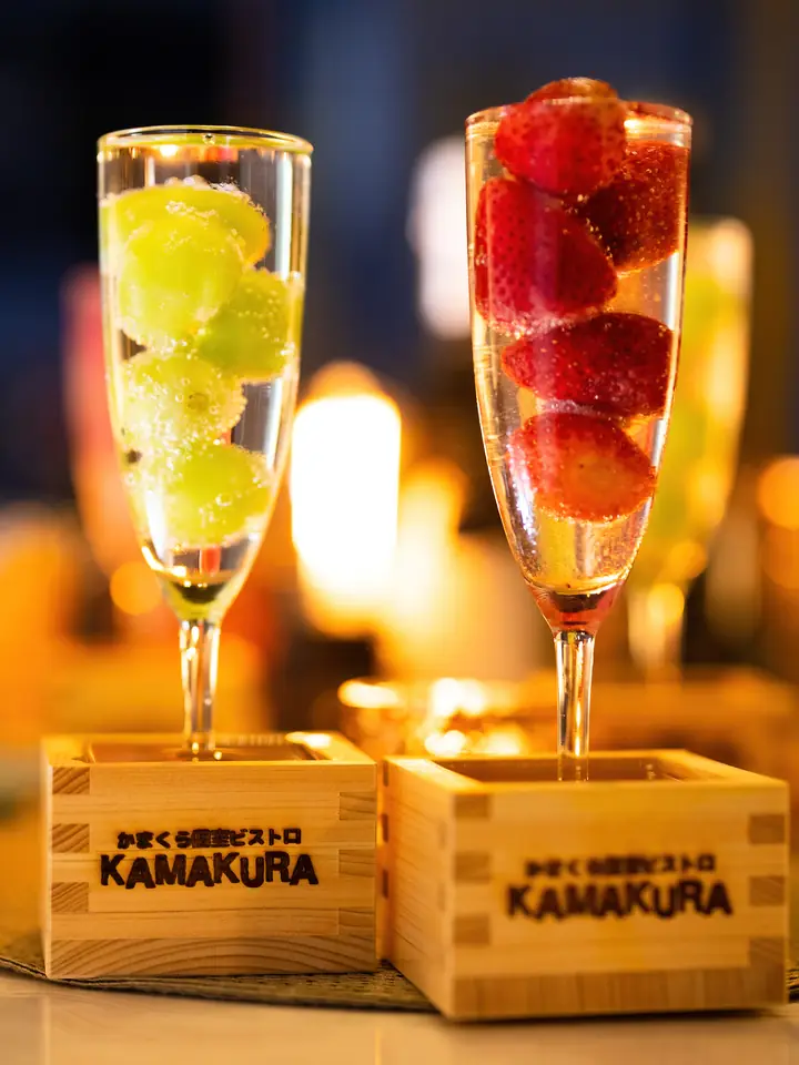 KAMAKURAの木箱に入った、フルーツのグラス